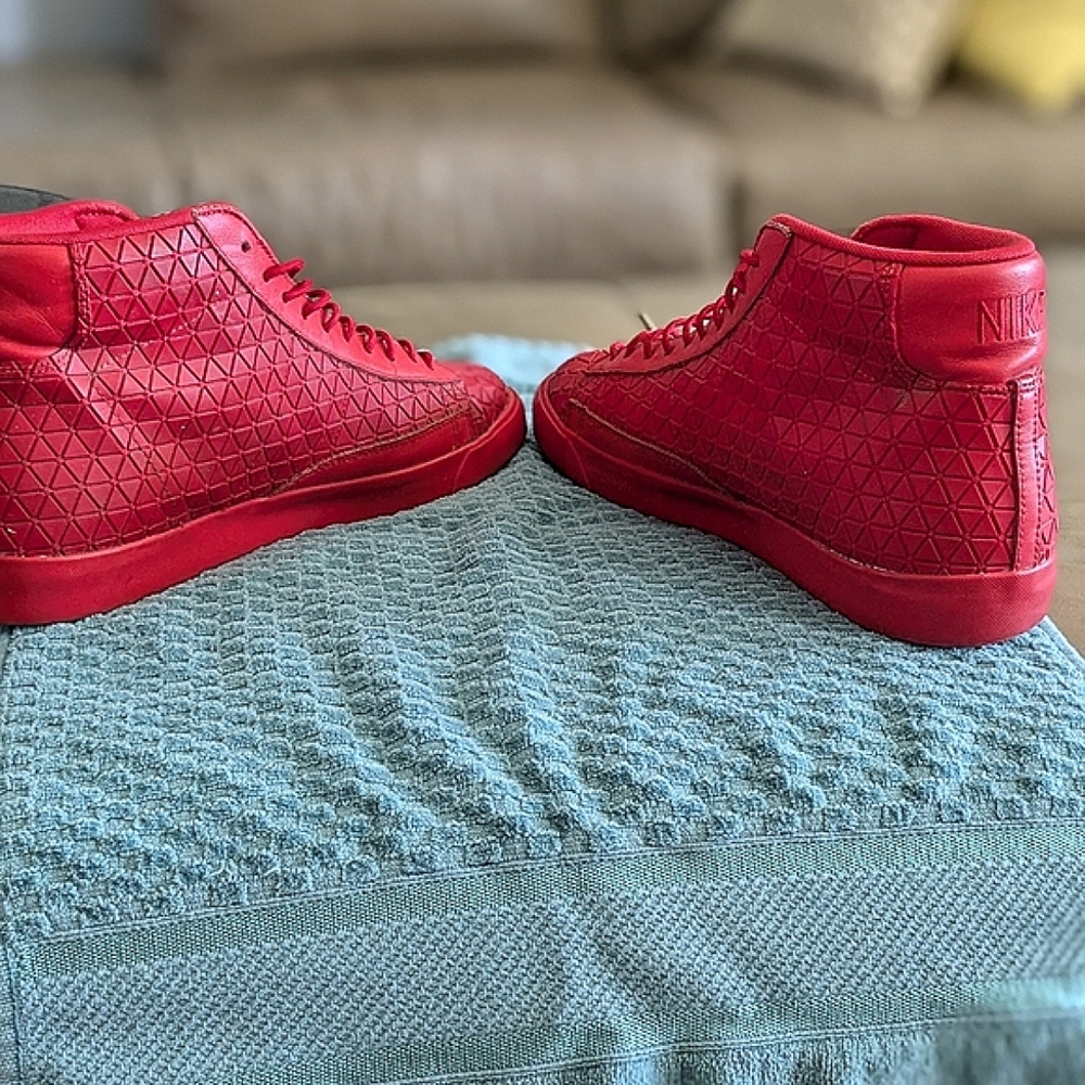 NIKE SB BLAZER MID MEN'S METRIC RED ATHLETIC SNEAKERS - Picture 5 of 5